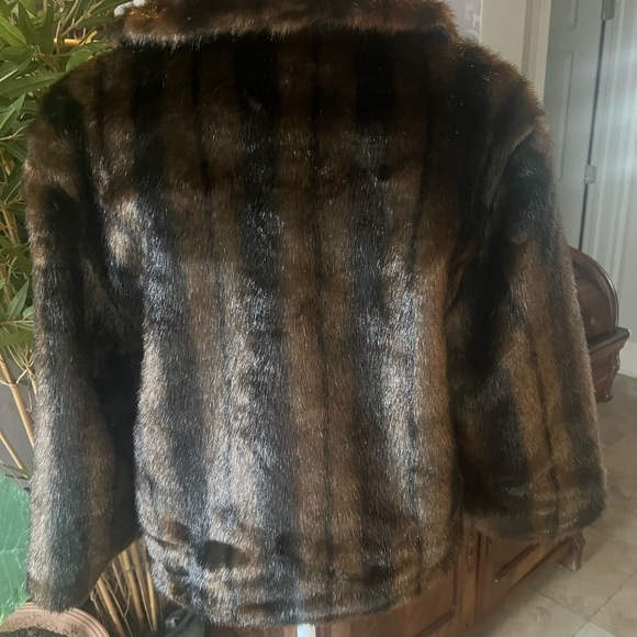 Cejon faux fur jacket large NWOT. Brown and black fully lined. Gorgeous colors - Picture 11 of 13